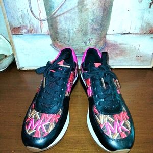 Michel Kors, Allie trainer sneakers. Size: 6.